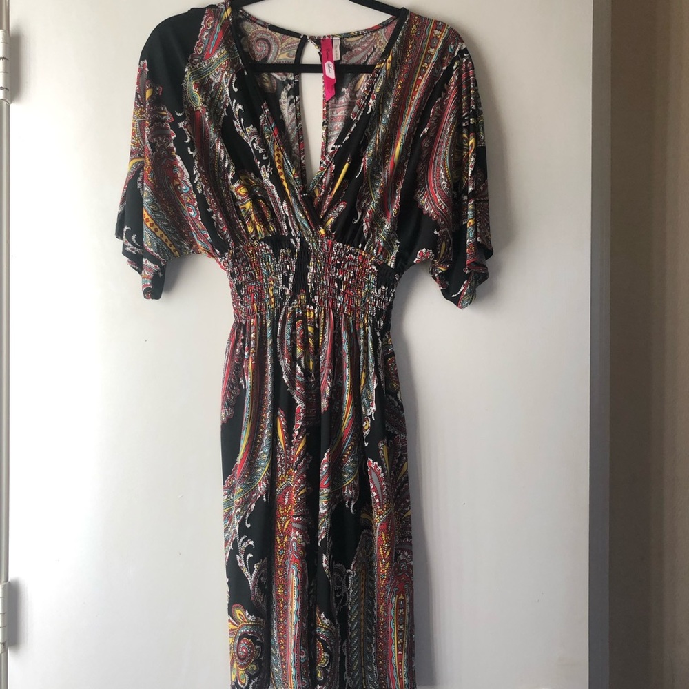 NWOT! Midi Dress with open Back